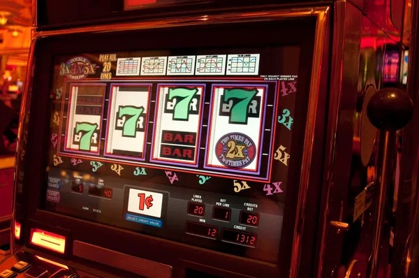 Dream Gaming blackjack table interface showing multi-camera selector and betting layout